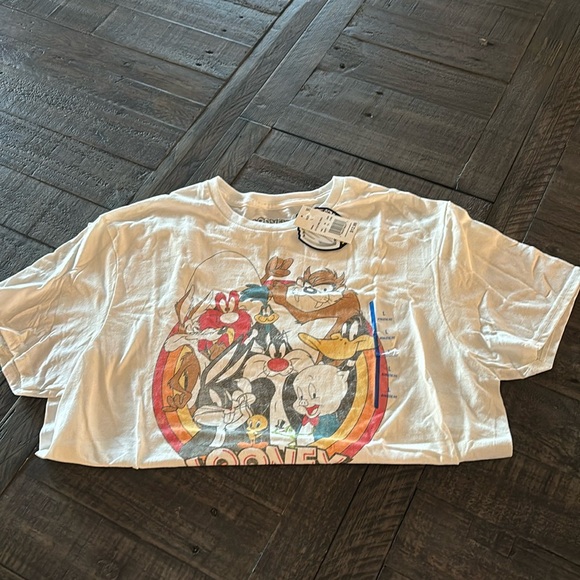 MENS LARGE LOONEY TUNES TSHIRT. NWT BUNDLE2SAVE - Picture 1 of 5